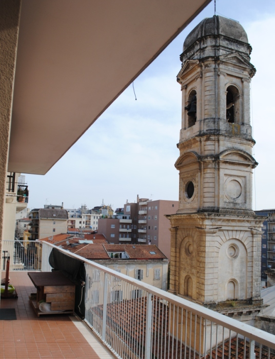 Sassari San Giuseppe luminosissimo quadrilocale con doppi servizi e ampi balconi completamente rimesso a nuovo